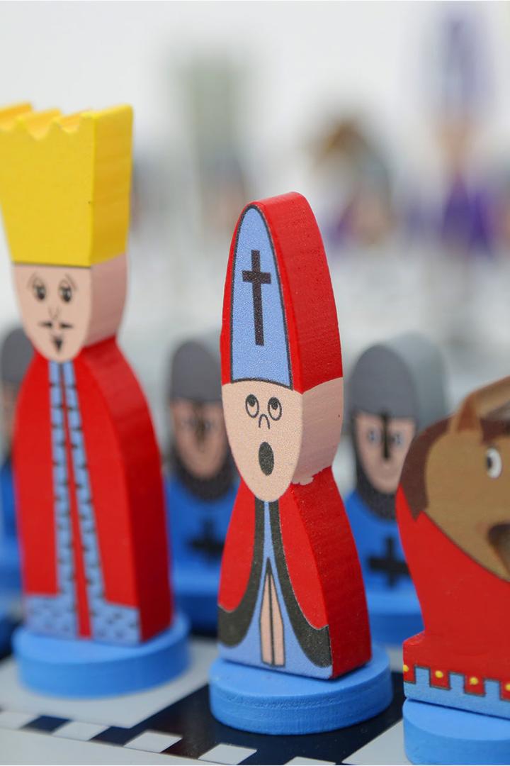 Children's Wooden Chess Set – A Fun Game to Enhance Strategic Thinking Skills