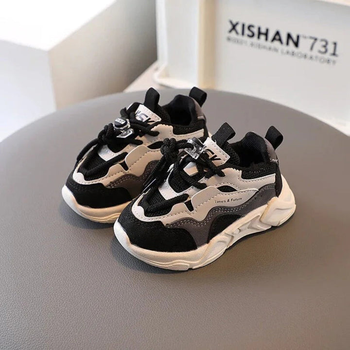 Lightweight Breathable Sports Sneakers with Elastic Laces