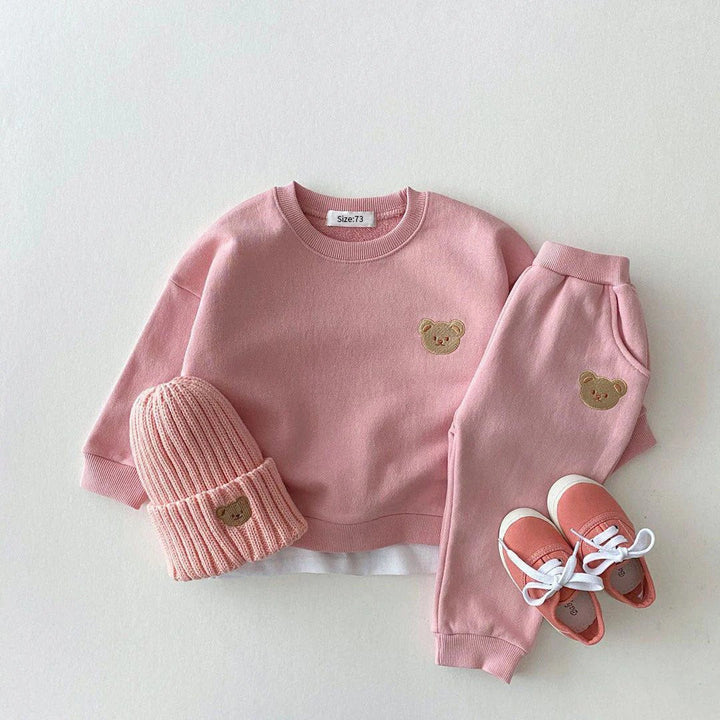 Unisex Two-Piece Children's Tracksuit Featuring a Bear Design