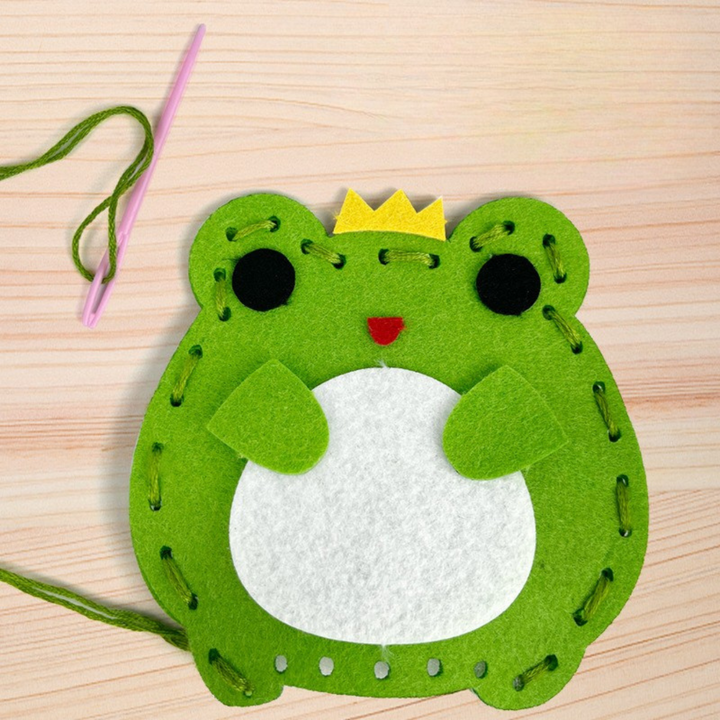 Kids' Safe Crafting Sewing Kit with Felt Animal Projects